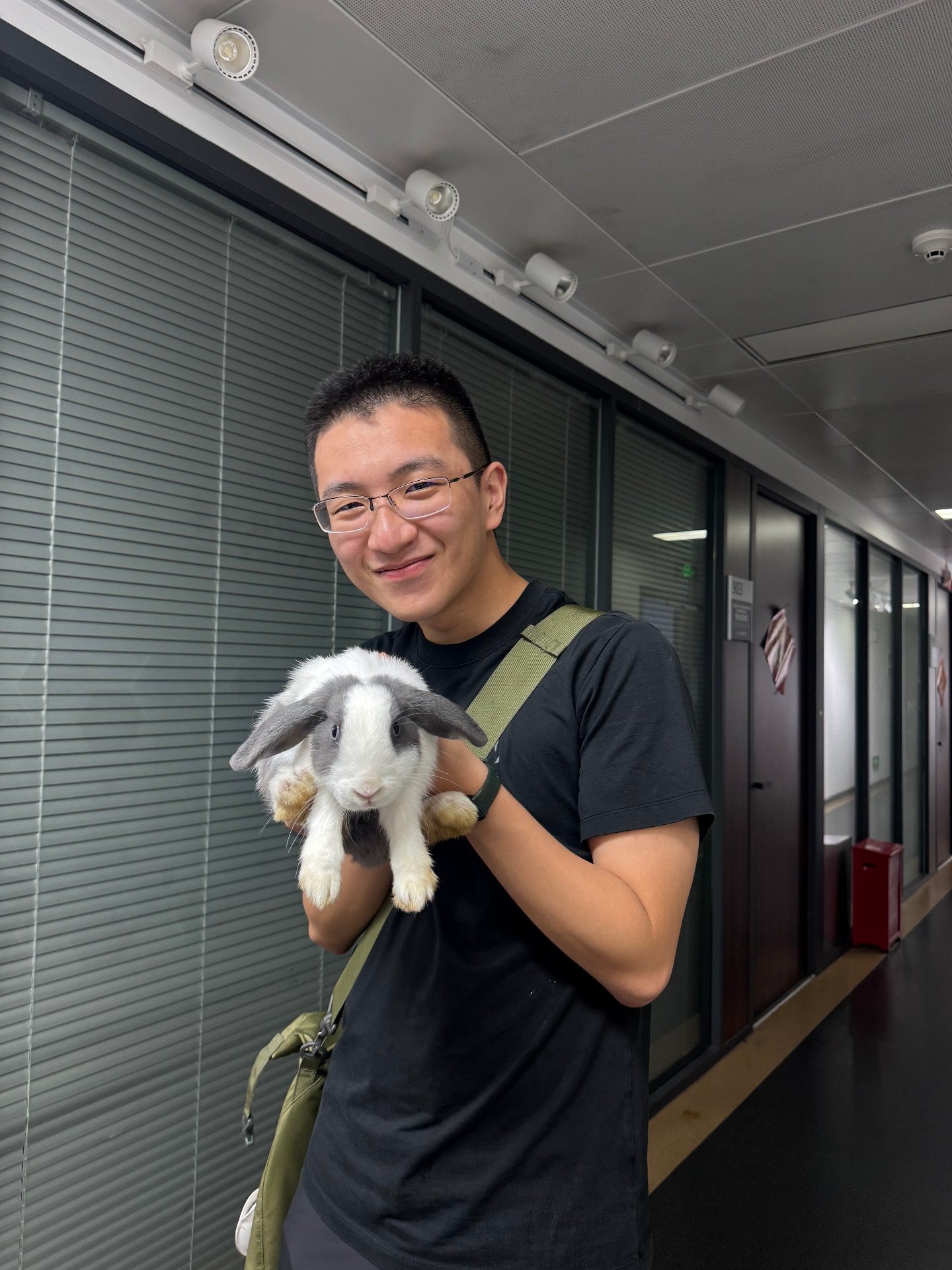 Holding the Dutch rabbit cast to play Stalin